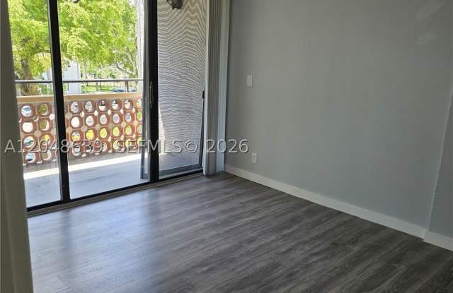 4222 Inverrary Blvd photos photos