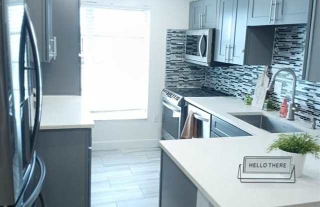 4170 Inverrary Dr photos photos