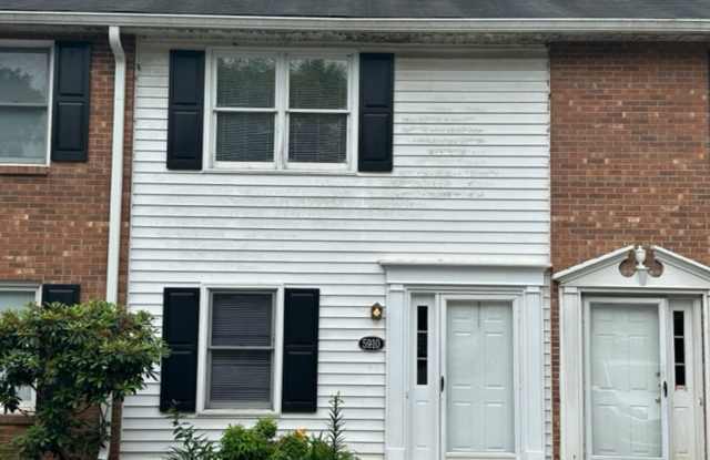Lewisville-Clemmons area, Updated 2 bedroom, 2.5 bath Townhome! - 5910 King Charles Court, Clemmons, NC 27012