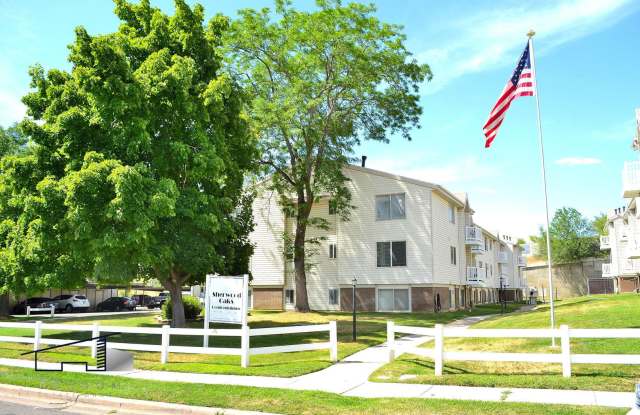 Lower-Level Roy 2 Bedroom, 1 Bathroom Condo Available! photos photos