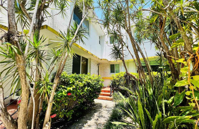 6941 Bay Dr - 6941 Bay Drive, Miami Beach, FL 33141