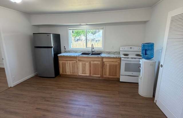 3 Bedroom house on U&D Nursery Property! photos photos