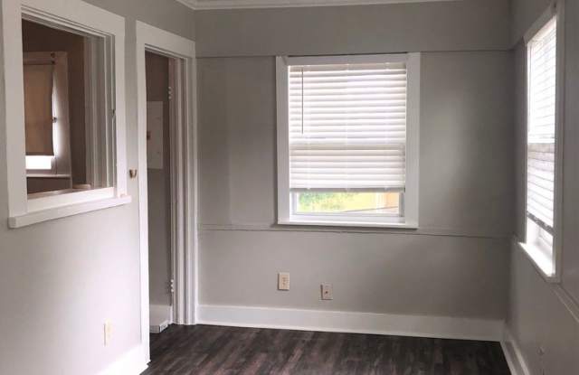 Historic Sanford Second Floor 1BR/1BA Apartment Available Now! Gallery 3
