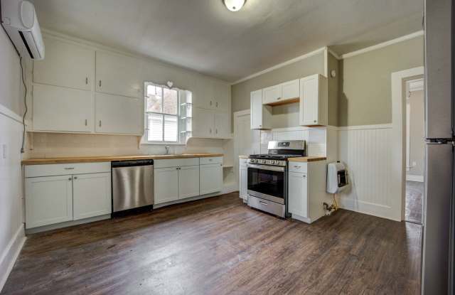 Freshly Updated 4 Bedroom Home photos photos