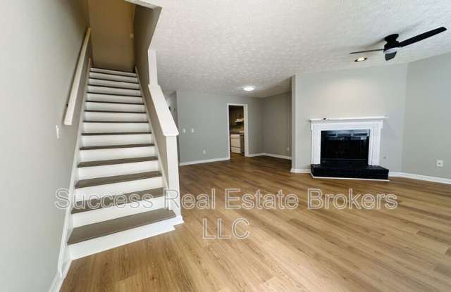 1016 Kennesborough Rd NW Gallery 4