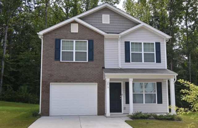 Coming Soon! 3 BR/2BA | Single Family Home w/ Garage | Open Living Area w/ Fireplace Gallery 1