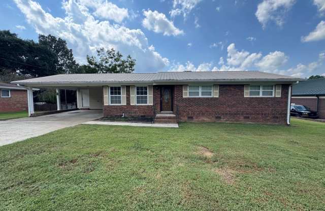 Brick 3/1 House in Lindale- $1,350 - 3006 Maple Road Southeast, Lindale, GA 30147