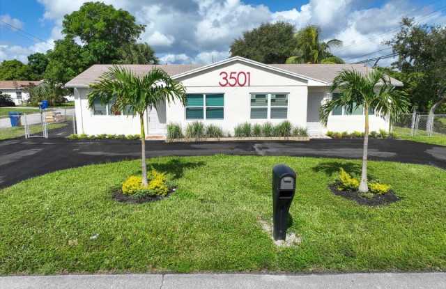 3501 Avenue E - 3501 Avenue East, Riviera Beach, FL 33404