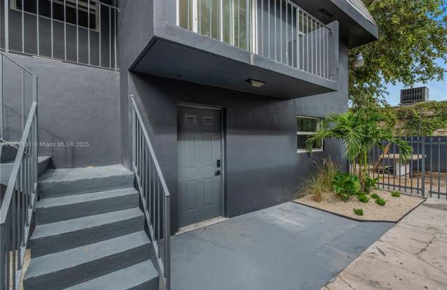 421 SW 9th St photos photos