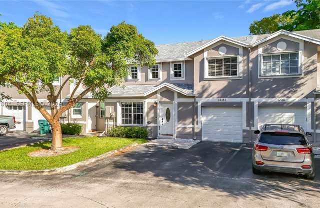 12187 SW 49th Ct Gallery 1