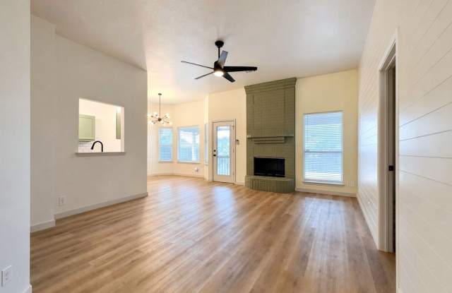 Comfortable 3-Bedroom, 2-Bathroom Home in Temple! Gallery 4
