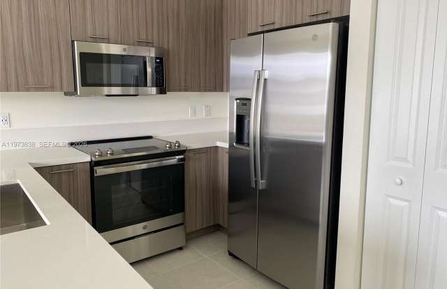 6453 NW 102 Path 304, Doral, FL 33178 Gallery 3
