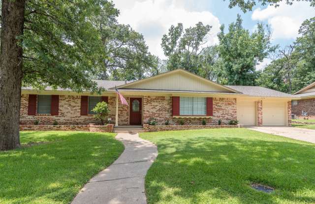 1825 Courtney Dr. Gallery 1