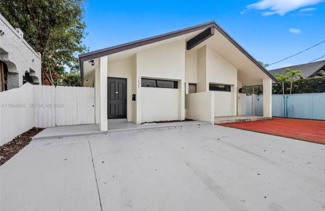 1632 SW 19th Ter photos photos