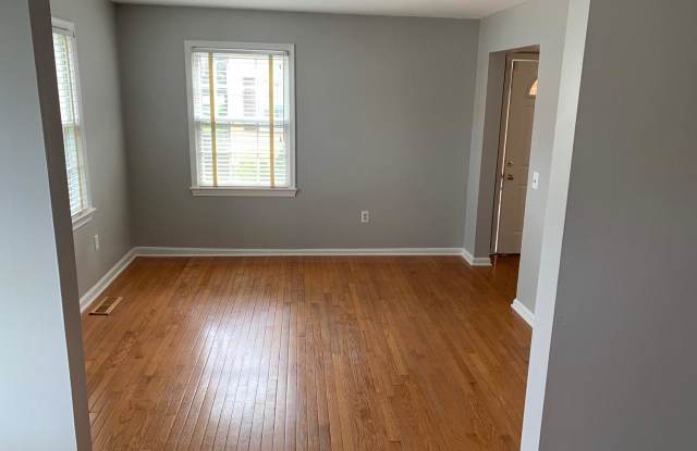 411 MAPLE COURT Gallery 2