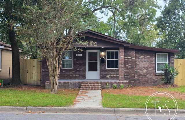 RATE DROP ALERT (was $1950/month)! photos photos