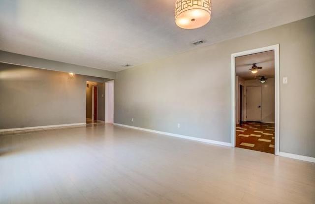 1556 Mapleton Drive Gallery 4