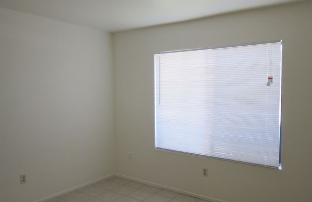 47892 Oasis Court Gallery 4
