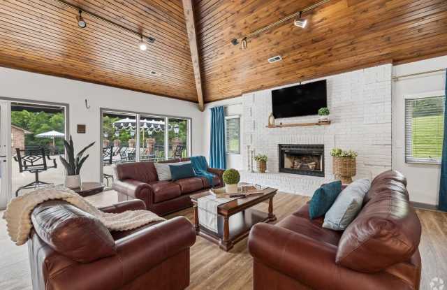 Country Shores Gallery 1