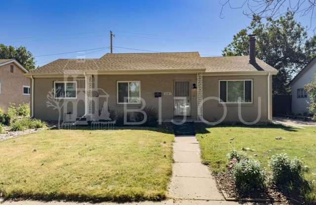 2407 N. Meade Ave photos photos