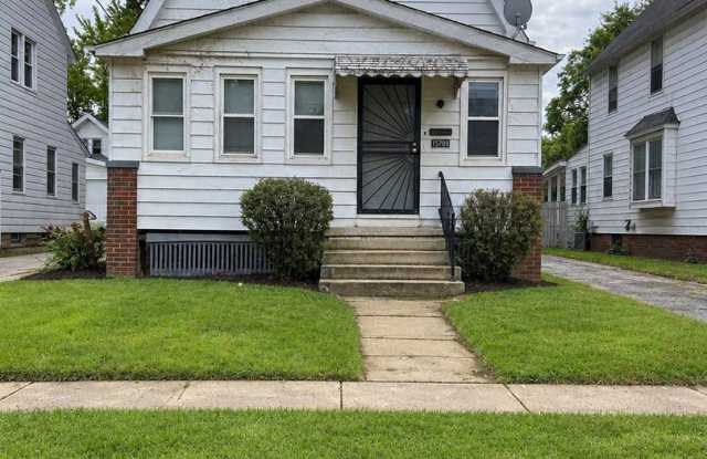 Beautiful 3 BR 1.5B near Art District Gallery 1