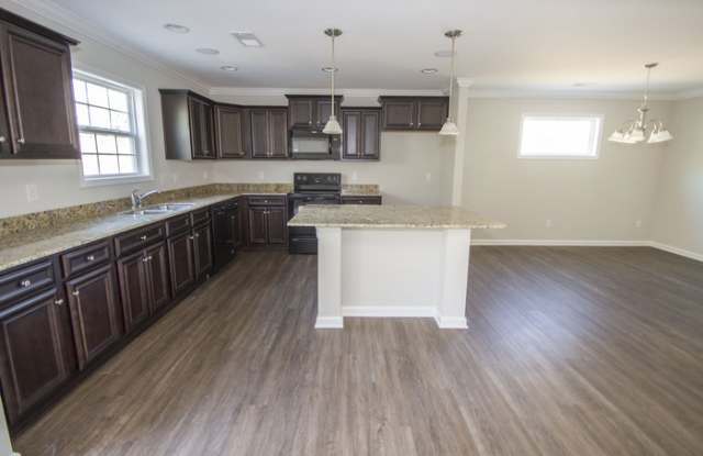 559 Teaberry Drive Gallery 2