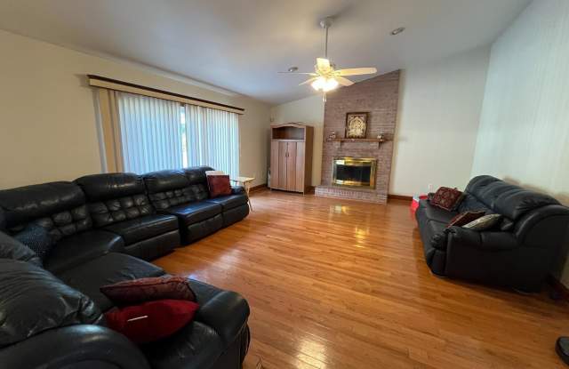 8843 STRATFORD COURT photos photos
