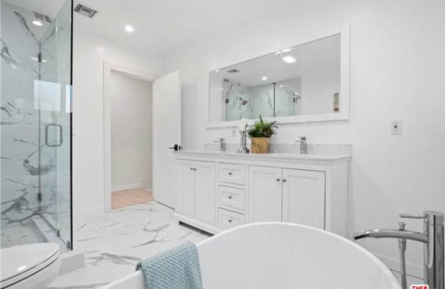 17601 Rhoda Street photos photos