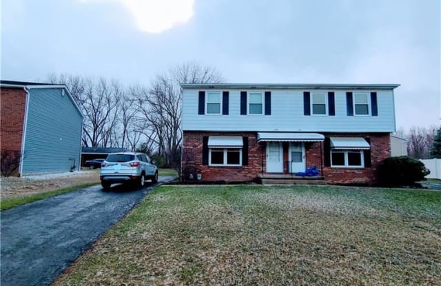1338 Maplecrest Dr - 1338 Maplecrest Drive, Austintown, OH 44515