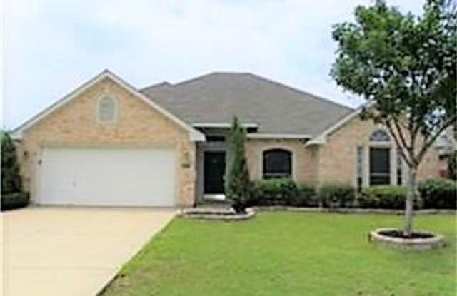 6045 Bent Creek Dr - 6045 Bent Creek Drive, Haltom City, TX 76137
