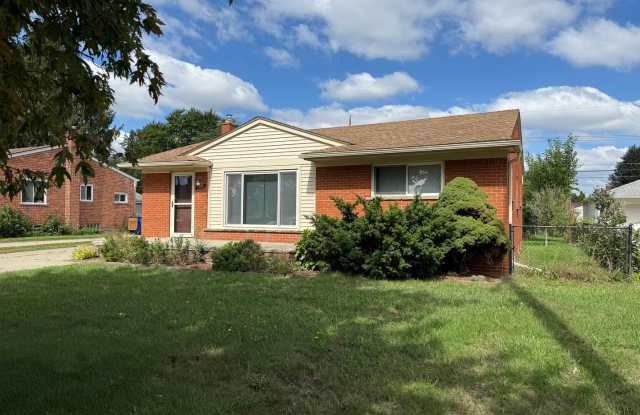 3 Bedroom Ranch/Full Basement - Warren Gallery 1