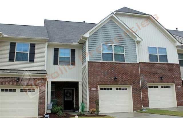 Beautiful 3 bedroom 2.5 Bath Townhome w/ 1-Car Garage in Weatherfield, Cary. May 7th! photos photos