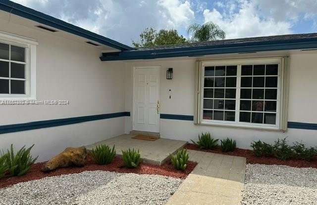 12200 SW 119th Pl Gallery 3