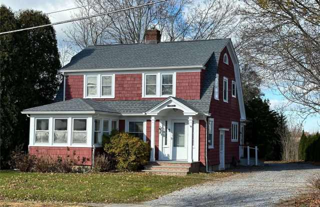 35915 Main Road - 35915 Main Road, Cutchogue, NY 11935
