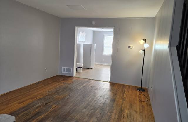 2901 Stafford Street Gallery 4