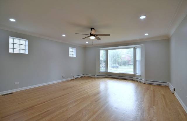1530 Clinton Place Gallery 2