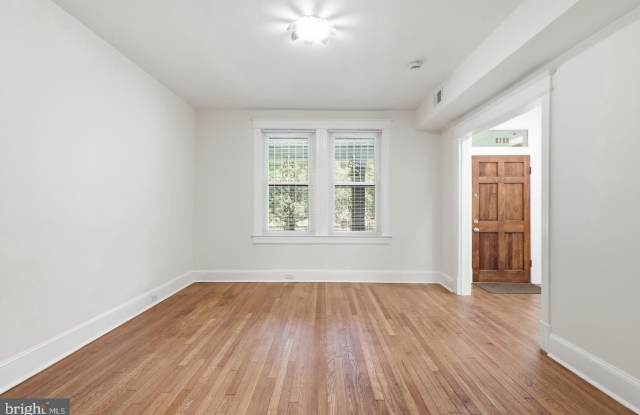 2212 N CAPITOL Street NW Gallery 4