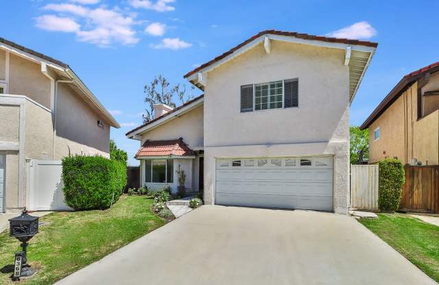 Tarzana 4BR w/downstairs bed + bath, POOL + basketball hoop! photos photos