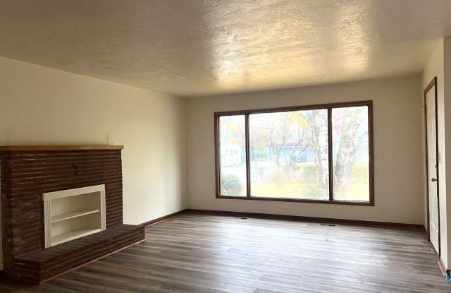 Rent Special: 1/2 Off First Full Months Rent photos photos Rent Special: 1/2 Off First Full Months Rent photos photos