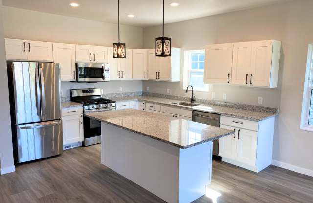 4 bed, 3.5 Bath Single Family Home (Middleton) photos photos
