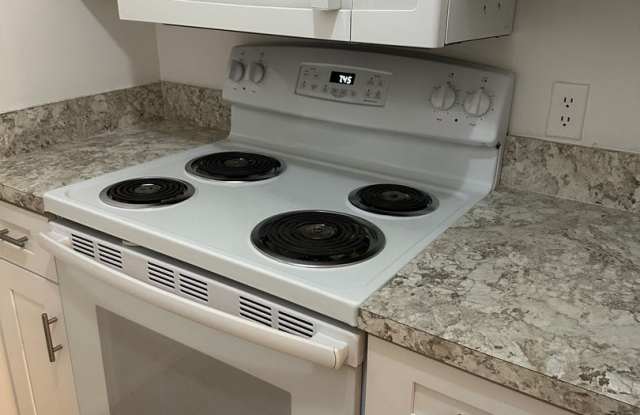 SPECIAL PRICE REDUCTION- $300 OFF FIRST MONTH'S  RENT! Place One Townhome! Gallery 3