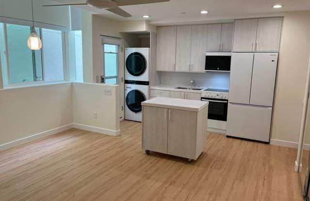 2300 Oxford Ave photos photos