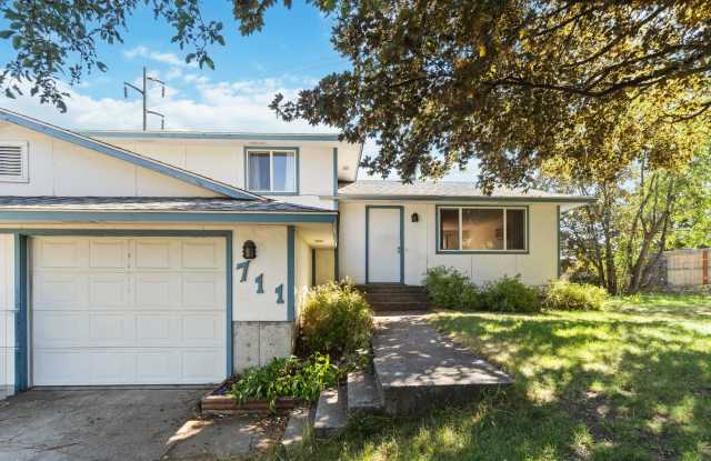 Beautiful Spokane Valley Duplex!! - 711 South Century Court, Spokane Valley, WA 99037