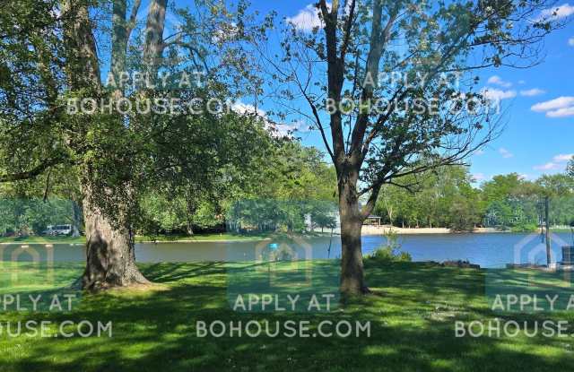 LAKEFRONT 2 BED/1.5 BATHROOM HOME -PET FRIENDLY! MOVE-IN SPECIAL! photos photos