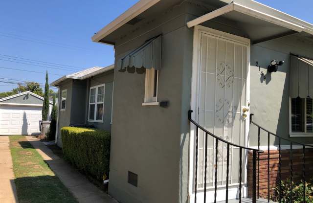1940's Sacramento Home Walking Distance to UC Davis Medical Center, and More! photos photos