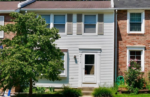 8112 PARKDALE COURT - 8112 Parkdale Court, Newington Forest, VA 22153