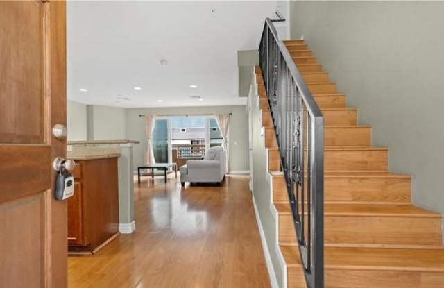 1133 S Hoover St photos photos