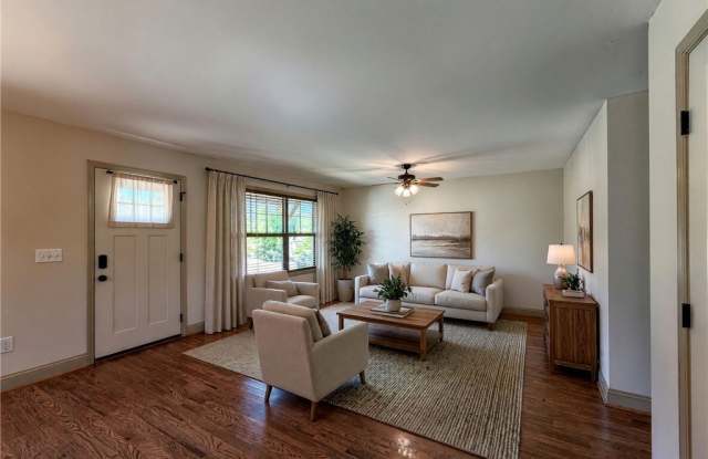 122 Deer Knoll Drive Gallery 3
