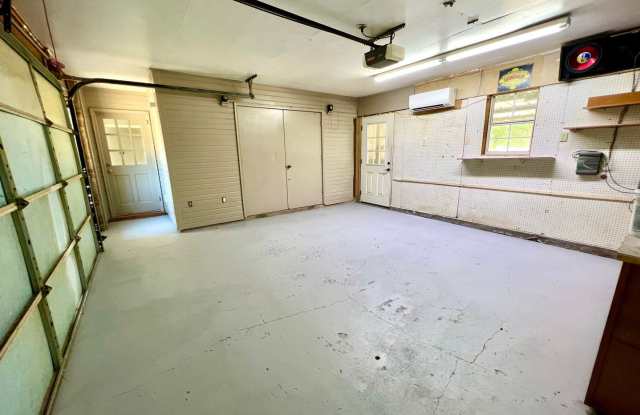 1541 Brookhollow Dr. Gallery 2
