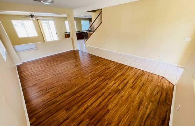 4-Bedroom Home with Pool, Spa & 3-Car Garage Gallery 3